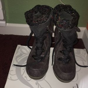 SHI BY JOURNEYS Glaire Gray Lace-Up Ankle Boots